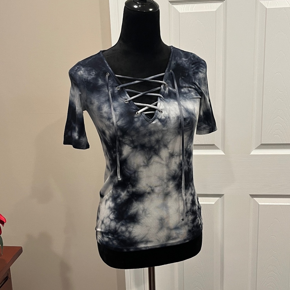 American Eagle Outfitters Navy & White Tie-Dye Lace Up Stretch T-Shirt XS